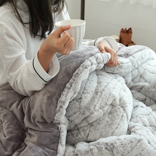 밤새 뒤척임 없이 꿀잠! 에이트룸 두꺼운 겨울 극세사 이불 후기