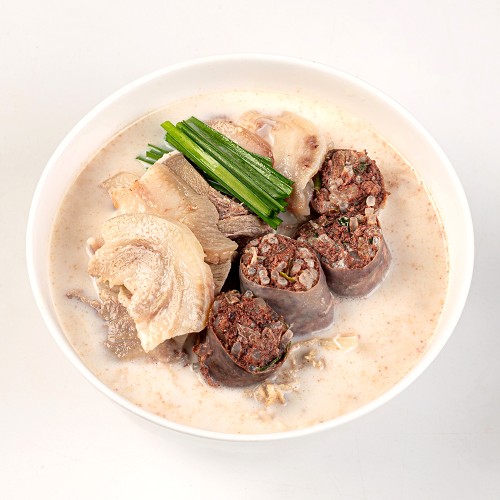 찬바람 불 때 생각나는 뜨끈한 순대국밥, 이제 집에서 편하게 즐겨봐!